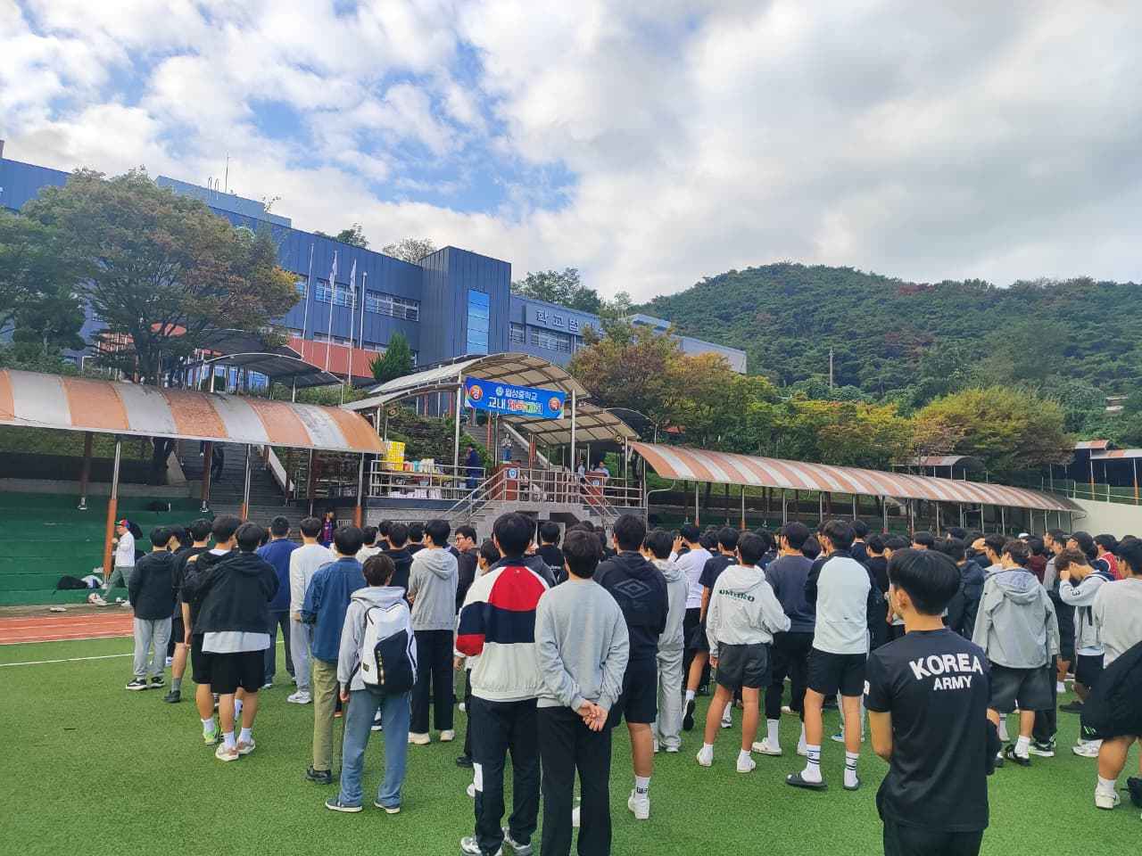 Serunya Sport Day di Korea Minggu ke 7 - Kembali lagi bersama saya di catatan perjalanan hari ke-5 pada minggu ke-7 saya di Korea. Jum'at, October 17, 2025 Hari ini terasa spesial banget
