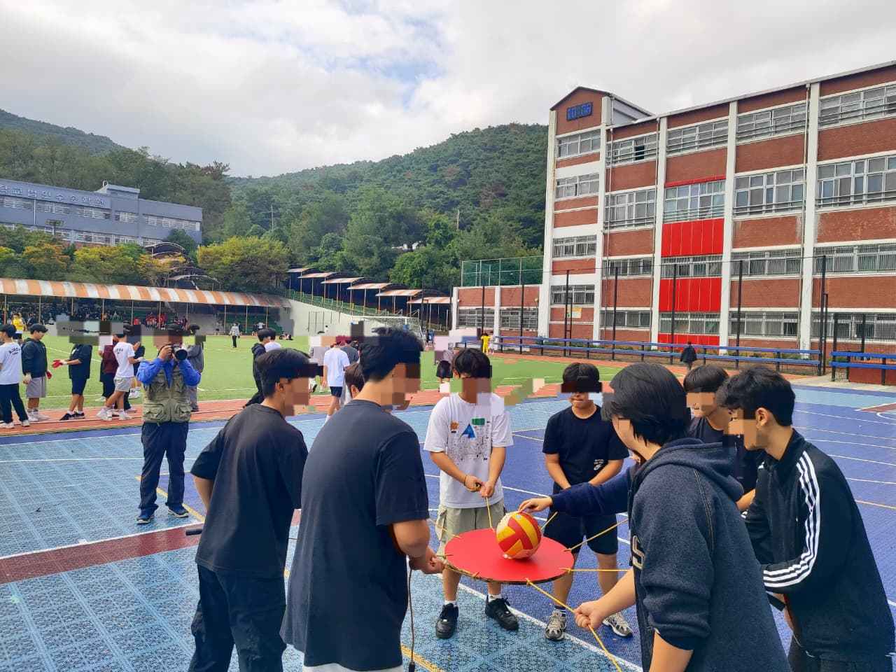 Serunya Sport Day di Korea Minggu ke 7 - Kembali lagi bersama saya di catatan perjalanan hari ke-5 pada minggu ke-7 saya di Korea. Jum'at, October 17, 2025 Hari ini terasa spesial banget